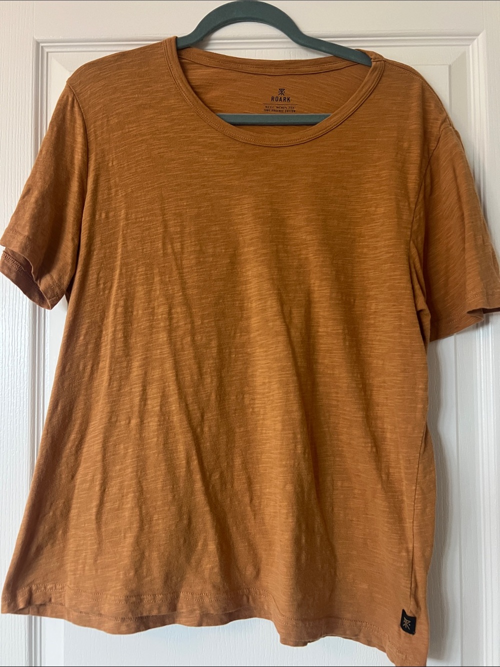 Like New Roark Women's Short Sleeve Crewneck Tee in Burnt Orange size XL